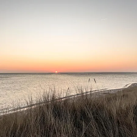 2 Bedroom Awesome In Holiday home