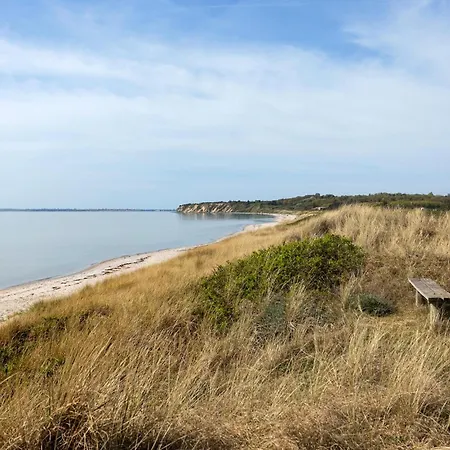 2 Bedroom Awesome In Holiday home *