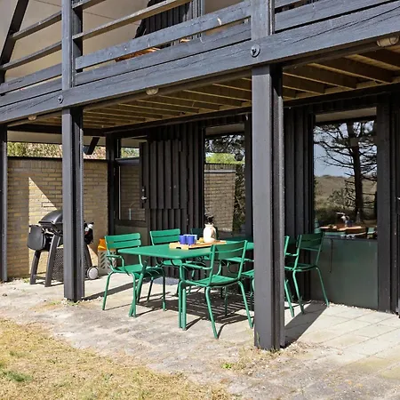 Holiday home 2 Bedroom Awesome In Humble