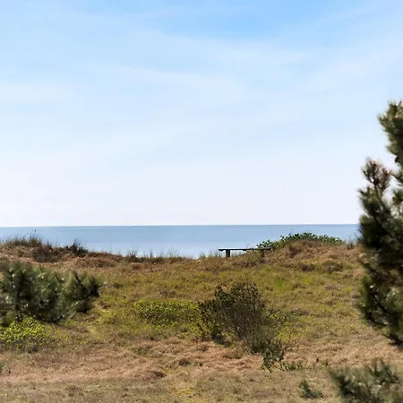 2 Bedroom Awesome In Holiday home Humble