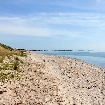 2 Bedroom Awesome In Holiday home